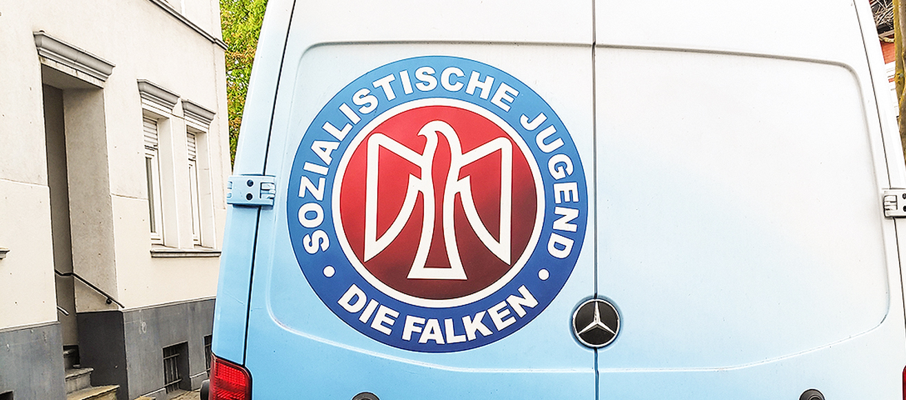 Logo SJD Die Falken Gütersloh umgesetzt mit Sprühdosen